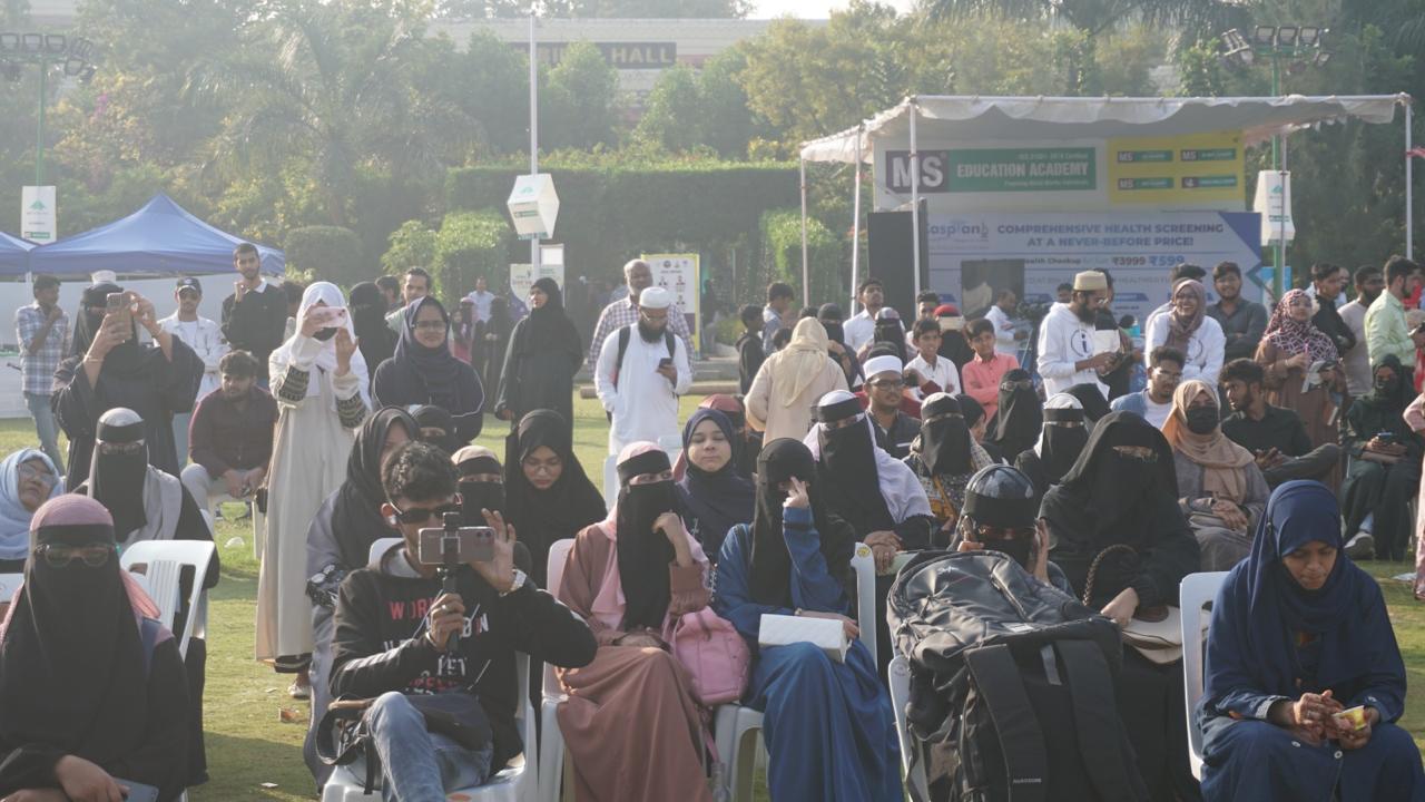 Celebration cake with HURON logo